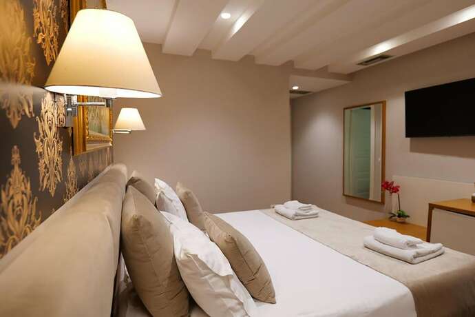 Imagen general del Hotel Queen, Tirana. Foto 2