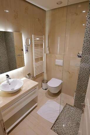 Imagen general del Hotel Queen, Tirana. Foto 4