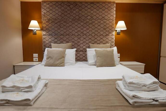 Imagen general del Hotel Queen, Tirana. Foto 11