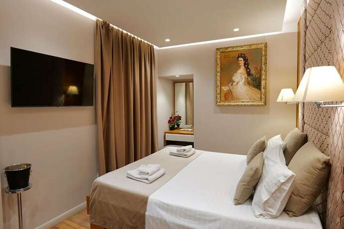 Imagen general del Hotel Queen, Tirana. Foto 13