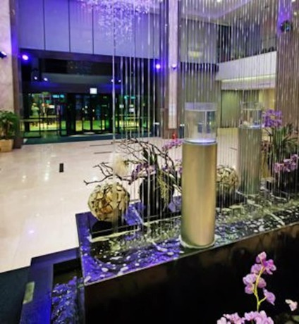 Imagen de los interiores del Hotel Queen Vell and Wedding. Foto 17