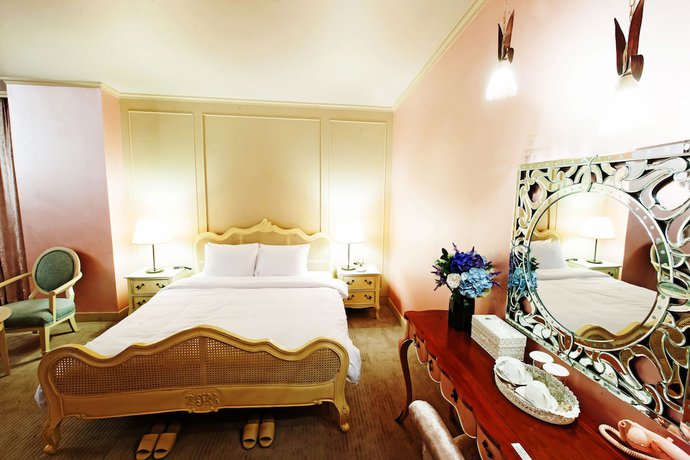 Imagen de la habitación del Hotel Queen Vell and Wedding. Foto 13