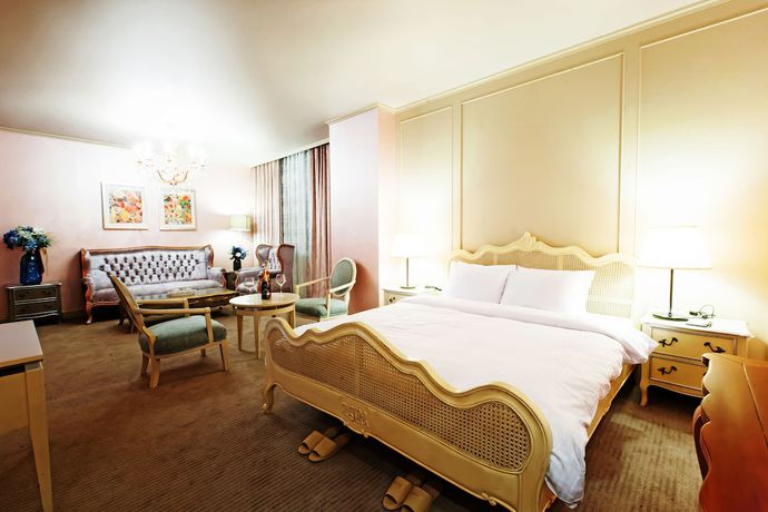 Imagen de la habitación del Hotel Queen Vell and Wedding. Foto 15
