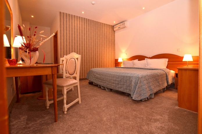 Imagen de la habitación del Hotel Queen Vera. Foto 4