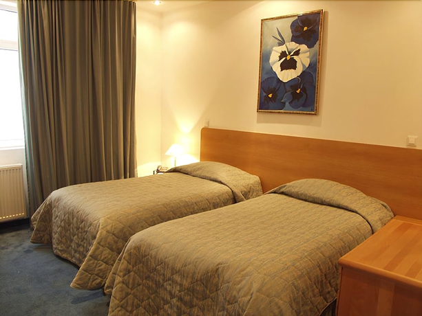 Imagen de la habitación del Hotel Queen Vera. Foto 9