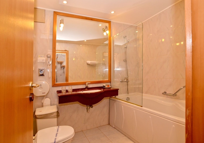 Imagen de la habitación del Hotel Queen Vera. Foto 10