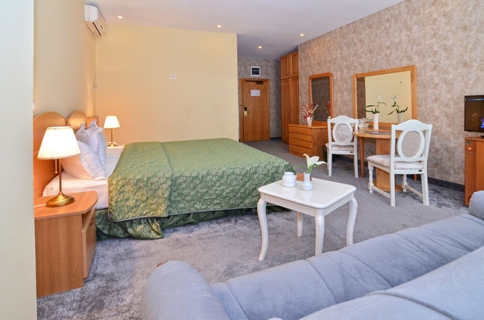Imagen de la habitación del Hotel Queen Vera. Foto 13