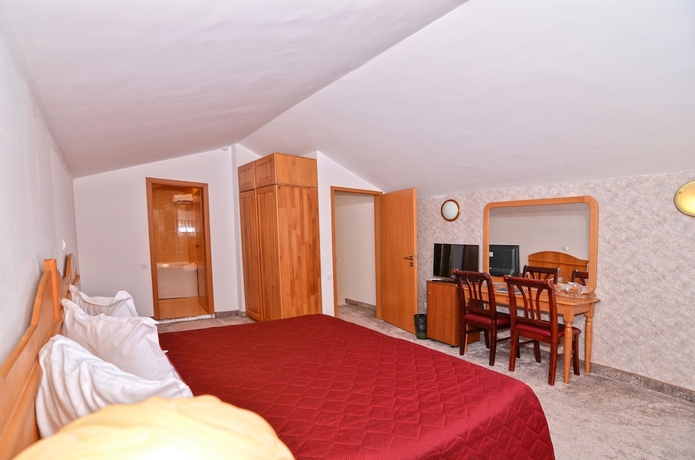 Imagen de la habitación del Hotel Queen Vera. Foto 15
