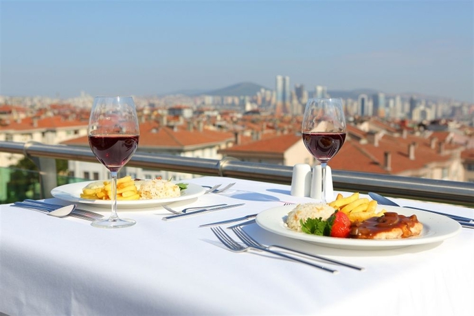 Imagen del bar/restaurante del Hotel Queen and Spa. Foto 3