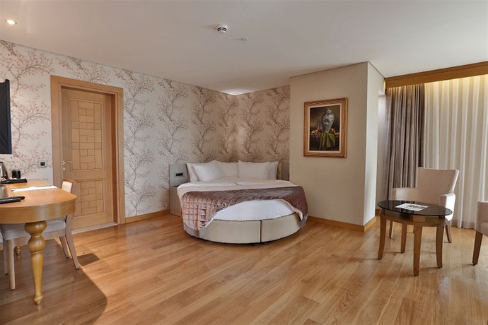 Imagen de la habitación del Hotel Queen and Spa. Foto 6