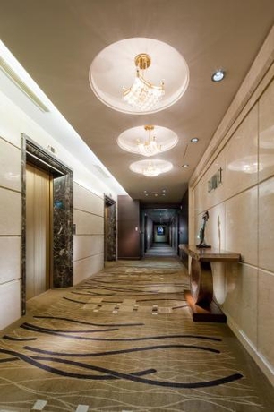 Imagen de la habitación del Hotel Queena Plaza. Foto 6
