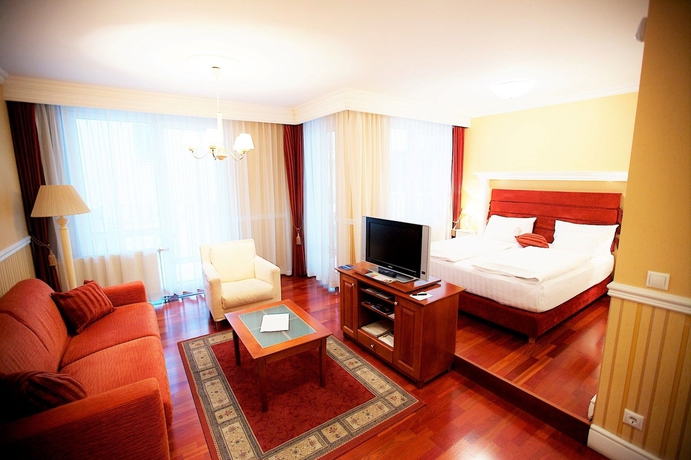 Imagen de la habitación del Hotel Queen´s Court & Residence. Foto 3