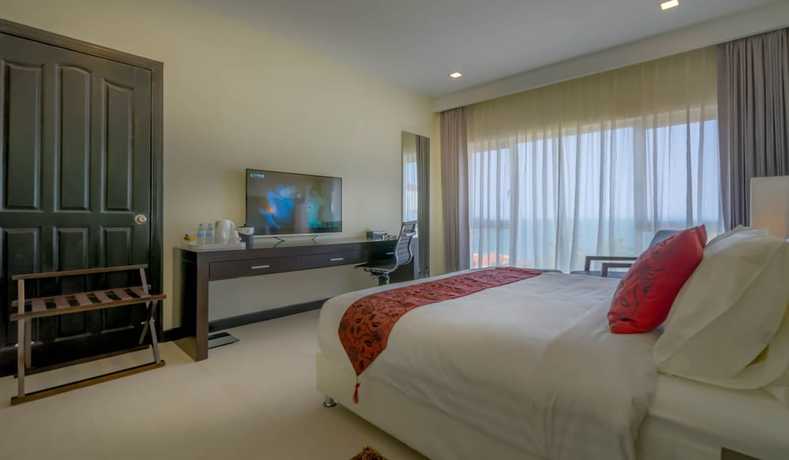 Imagen de la piscina del Hotel Queenco and Casino. Foto 19