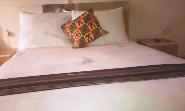Imagen de la habitación del Hotel Queens, Ashaiman. Foto 9