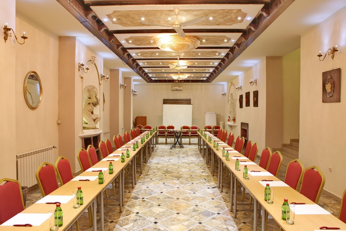 Imagen de los interiores del Hotel Queens Astoria Design. Foto 9