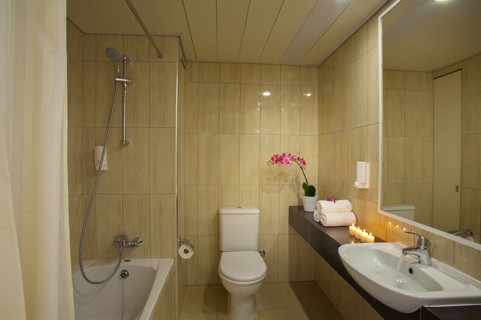 Imagen de la habitación del Hotel Queen's Bay. Foto 6