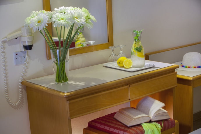 Imagen de la habitación del Hotel Queen's Bay. Foto 8