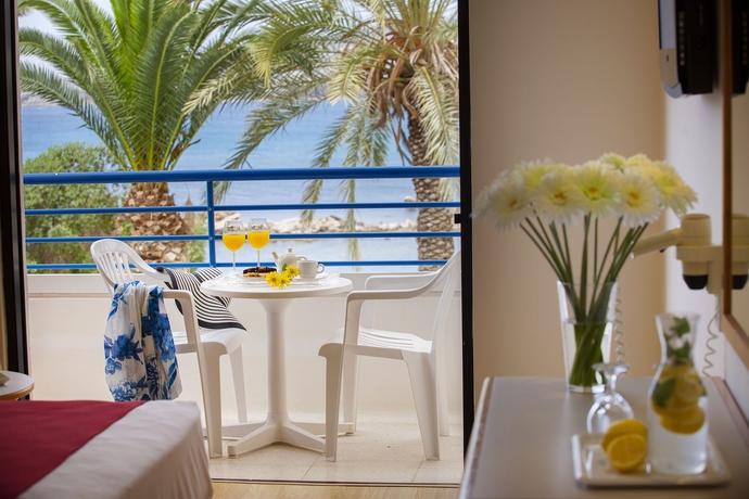 Imagen de la habitación del Hotel Queen's Bay. Foto 9