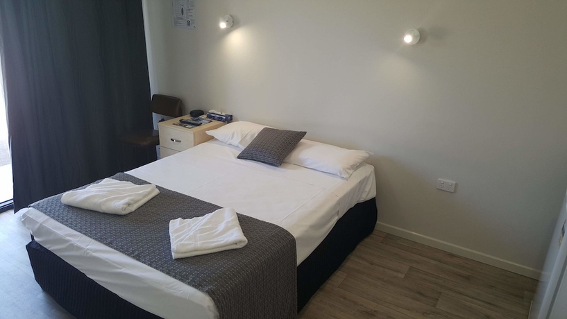 Imagen de la habitación del Hotel Queens Beach Motor. Foto 8