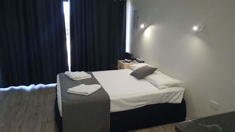 Imagen de la habitación del Hotel Queens Beach Motor. Foto 9