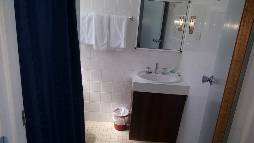 Imagen de la habitación del Hotel Queens Beach Motor. Foto 13