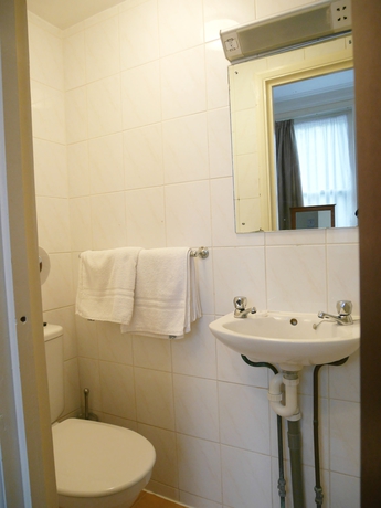 Imagen de la habitación del Hotel Queens, Camden. Foto 7