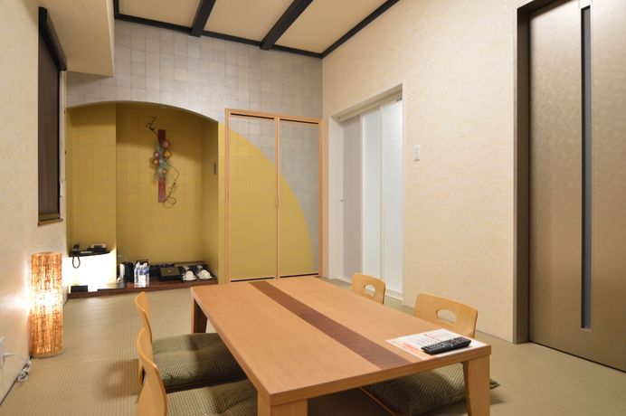Imagen de la habitación del Hotel Queen's Chitose. Foto 13