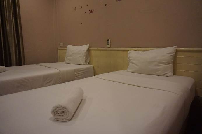 Imagen de la habitación del Hotel Queens, Chum Phae. Foto 7
