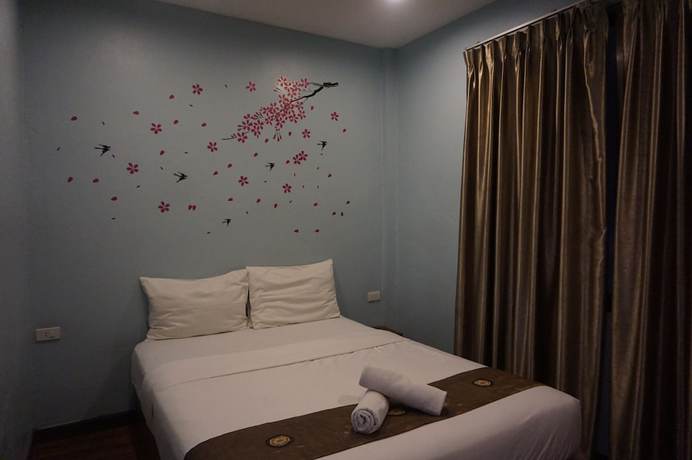 Imagen de la habitación del Hotel Queens, Chum Phae. Foto 10