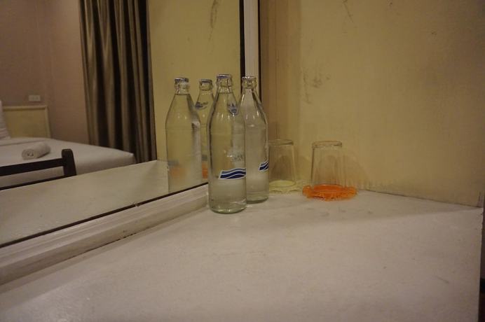 Imagen de la habitación del Hotel Queens, Chum Phae. Foto 14