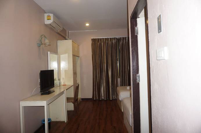 Imagen de la habitación del Hotel Queens, Chum Phae. Foto 17