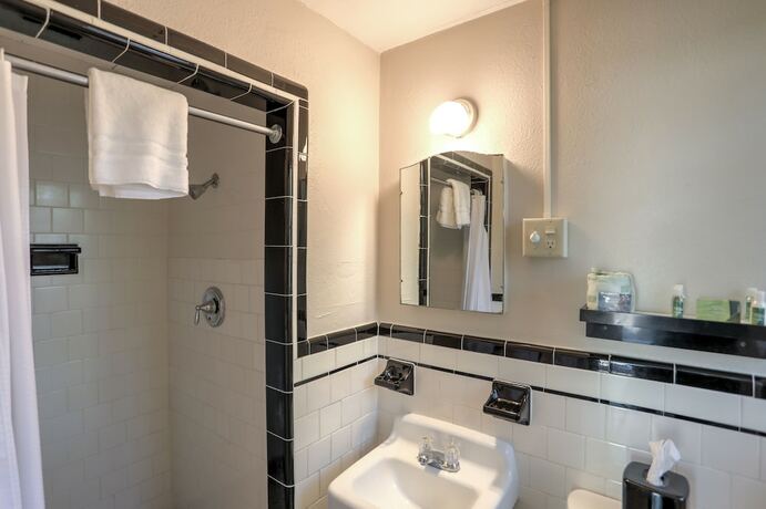 Imagen general del Hotel Queens Court, Demere Park. Foto 1