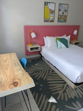 Imagen de la habitación del Hotel Queens Court, Demere Park. Foto 13