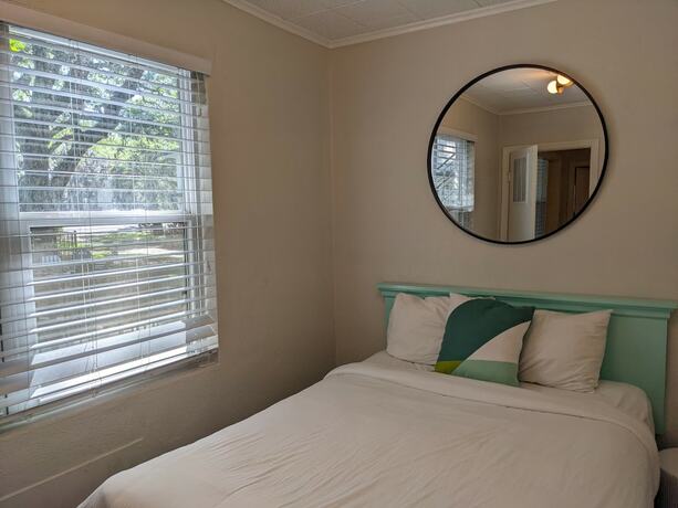 Imagen general del Hotel Queens Court, Demere Park. Foto 7