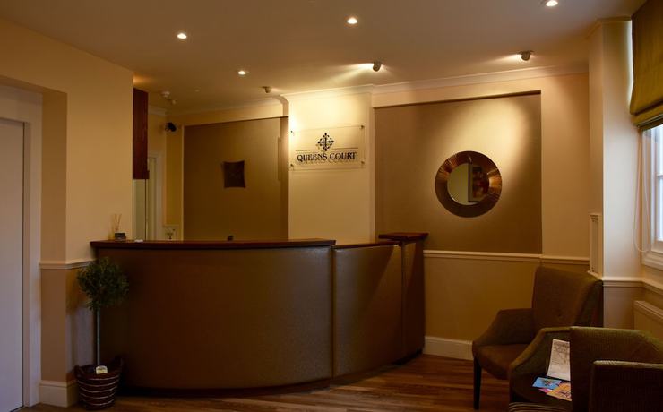 Imagen de los interiores del Hotel Queens Court. Foto 20