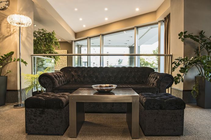 Imagen de los interiores del Hotel Queen\'s. Foto 14