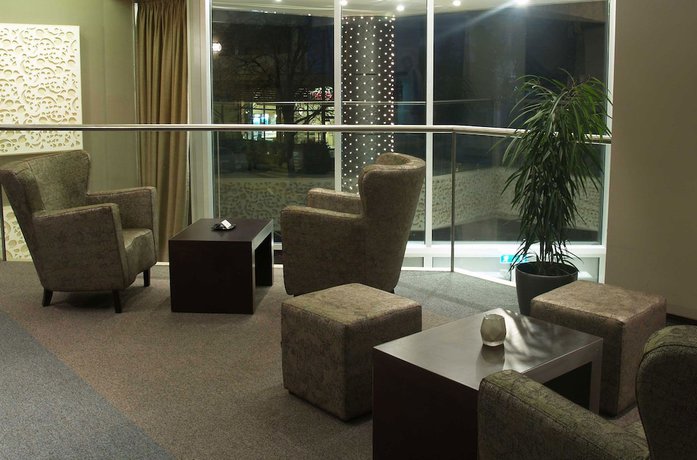 Imagen de los interiores del Hotel Queen\'s. Foto 19