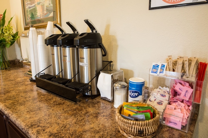 Imagen del bar/restaurante del Hotel Queens Inn Anaheim. Foto 3