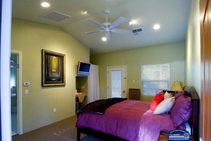 Imagen de la habitación del Hotel Queen\'s Inn By the River. Foto 17