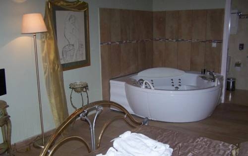 Imagen general del Hotel Queens Leriotis Hotel. Foto 3