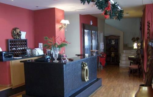 Imagen general del Hotel Queens Leriotis Hotel. Foto 5