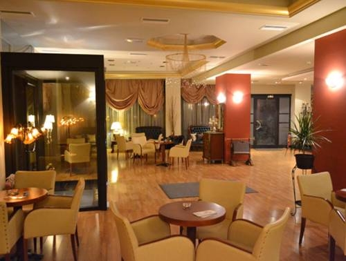 Imagen general del Hotel Queens Leriotis Hotel. Foto 9