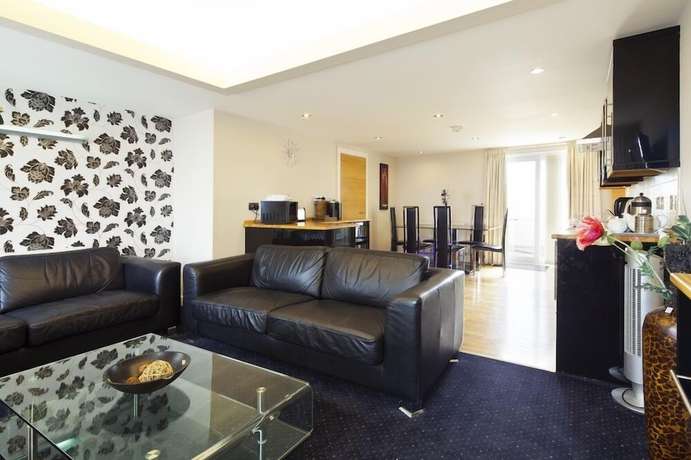 Imagen de la habitación del Hotel Queens Mansions. Foto 16