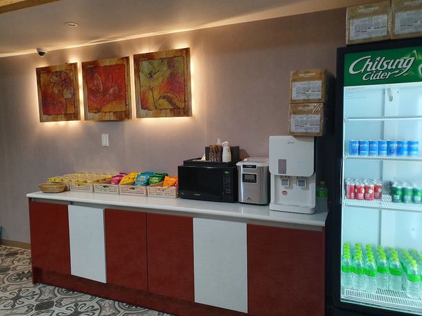 Imagen del bar/restaurante del Hotel Queens Motel Jinju. Foto 3