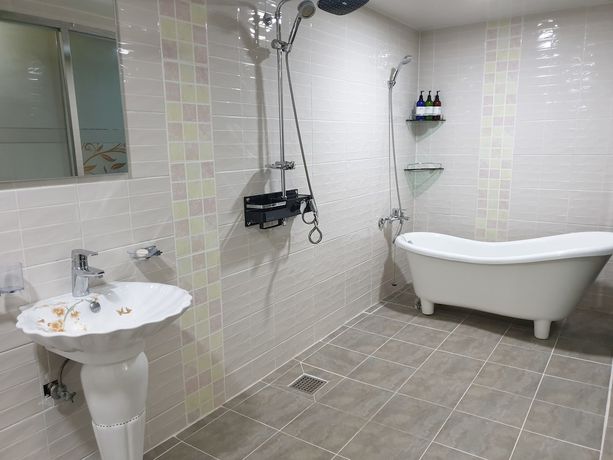 Imagen de la habitación del Hotel Queens Motel Jinju. Foto 9
