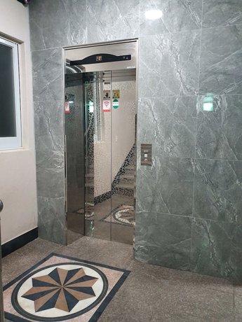 Imagen de los interiores del Hotel Queens Motel Jinju. Foto 16