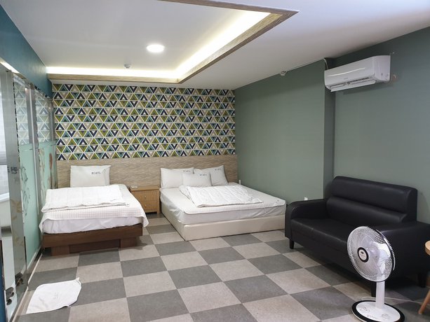 Imagen de la habitación del Hotel Queens Motel Jinju. Foto 11