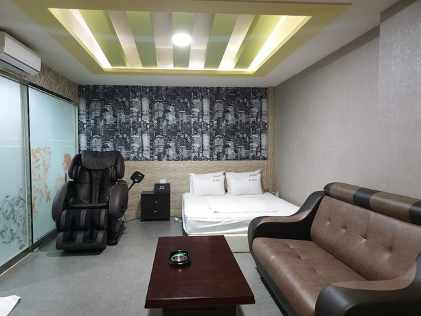 Imagen de la habitación del Hotel Queens Motel Jinju. Foto 13