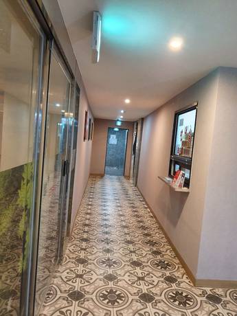 Imagen de los interiores del Hotel Queens Motel Jinju. Foto 19