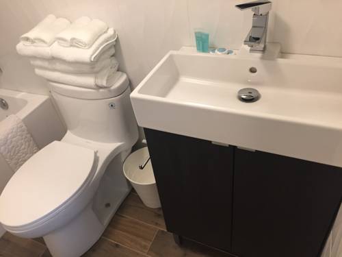 Imagen de la habitación del Hotel Queens, New Westminster. Foto 10